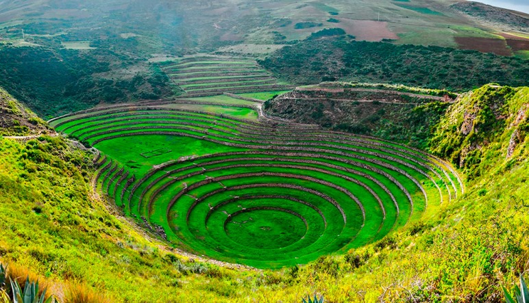 Tour Cusco 6 días con Machu Picchu y Montaña 7 Colores. Incluye Valle Sagrado, Maras, Moray y experiencias únicas en Perú.
